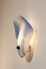 Duża mlecznobiało-niebieska jednopunktowa szklana lampa ścienna/kinkiet ze złoceniami w kształcie rozłożystego liścia, Polska, lata 60. - obrazek 11