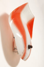 Duża mlecznobiało-czerwona jednopunktowa szklana lampa ścienna/kinkiet ze złoceniami w kształcie rozłożystego liścia, Polska, lata 60. - obrazek 42