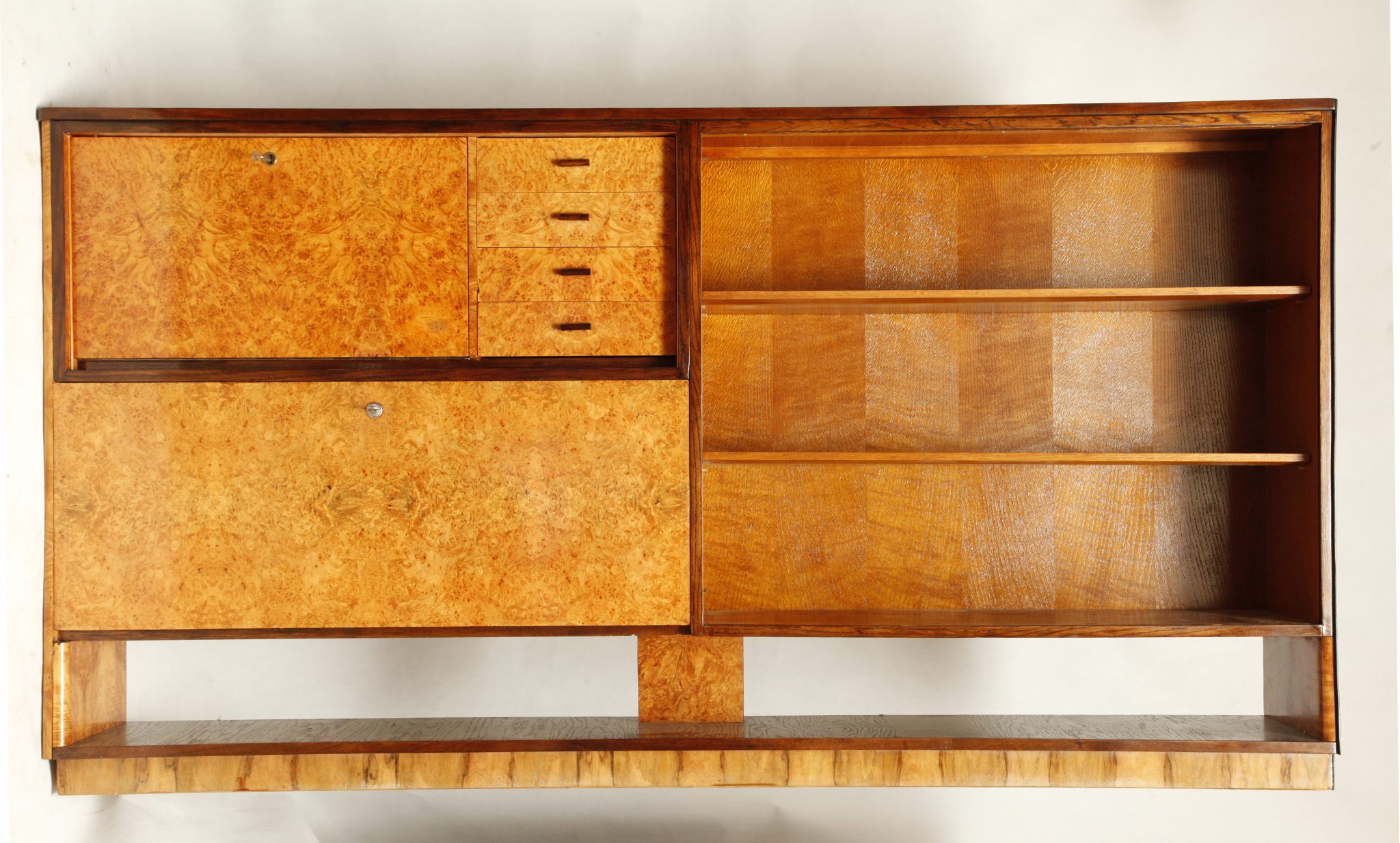 Wielofunkcyjny kombinowany mebel wykończony w czeczocie, Jindřich ...