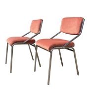 Lekkie dwa krzesła na chromowanym metalowym stelażu w różowym welurowym wdzianku, Włochy lata 70.