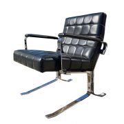 Fotel w czarnej eko skórze obity, na chromowanej konstrukcji, Francja, lata 60.