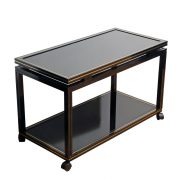 Mobilny aluminiowy czarny wózek barowy ze złotymi lamówkami wokół szklanych czarnych blatów, proj. Pierre Vandel Paris, Hollywood Regency, Francja, lata 70.