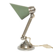 Nieduża metalowa, przegubowa lampka nocna w stylu Cocotte z zielonym metalowym kloszem w fakturowym oryginalnym lakierze, Francja, lata 50.