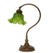 Mosiężna lampa biurkowa/ nocna w stylu retro ze szklanym zielonym kwiatowym kloszem, lata 60.