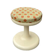 Kremowy stołek/taboret "Tulipan" TYP H 50 z obiciem w kwiatowy wzór, Friedrich Stuckenbröker dla Lockhausen Plastik, Space Age, Niemcy, lata 70.