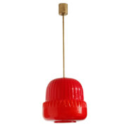 Lampa sufitowa z czerwonym szklanym kloszem, huta szkła Krásno koło Valašské Meziříčí, Czechosłowacja, lata 70.