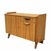 Nieduża szafka/barek w "białym"orzechowym fornirze, František Jirák dla Tatra Nabytok, Czechosłowacja, lata 60.