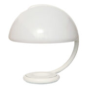 Duża metalowa lampa biurkowa "Serpente" z plastikowym mleczno-białym kloszem, Seria 1A, model 599, Elio Martinelli dla Martinelli Luce, Włochy, lata 60.