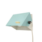 Metalowy biało-miętowy kinkiet z ruchomą głowicą z poziomą i pionową orientacją, Polska, lata 70.