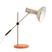 Klasyczna lampa biurkowa z chromowanym kloszem i pomarańczową żeliwną podstawą, lata 70.