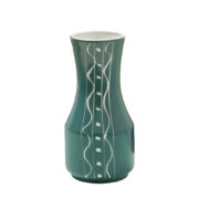 Porcelanowy mały wazon ręcznie zdobiony w kolorze morskim, ZPS Krzysztof "Wawel" w Wałbrzychu, Polska, lata 60.