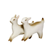 Para biało-brązowych ręcznie malowanych porcelanowych koziołków, András Sinkó dla Zsolnay, Węgry, lata 70.