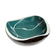 Zielono-czarna porcelanowa popielniczka z ręcznie malowanym białym wzorem, proj. Zofia Przybyszewska, Zakłady Porcelany Stołowej Ćmielów, Polska, lata 60.