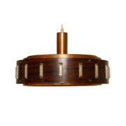 Skandynawska metalowa ażurowa lampa wisząca w kolorze miedzianym z otokiem imitującym drewno, Dania, lata 60.