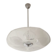 Mleczno-biała ażurowa, trzypunktowa szklana lampa sufitowa z przezroczystymi wzorami firmy Napako, Czechosłowacja lata 60.