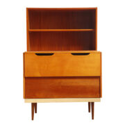 Nieduża lakierowana w połysku otwierana od góry bieliźniarka/schowek na pościel ze zdejmowaną nadstawką, UP Závody Bučovice, Czechosłowacja, lata 60.