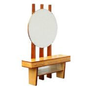 Duża toaletka kalwaryjska w złocistej brzozie z okrągłym lustrem, półką i trzema szufladami, Polska, lata 70-80.