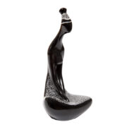 Porcelanowa figurka „Sudanka” proj. Henryk Jędrasiak, Zakład Porcelany Stołowej „Wałbrzych” w Wałbrzychu, wzór z 1958 roku