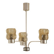 Aluminowy trzypunktowy żyrandol ze szklanymi kloszami o wdzięcznej nazwie HE-2472, Elektrofém Isz, Węgry, lata 70.