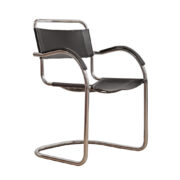 Metalowe chromowane krzesło "wspornikowe" obleczone czarną skórą naturalną w stylu S34 proj. Mart Stam, Bauhaus, Włochy, lata 80.