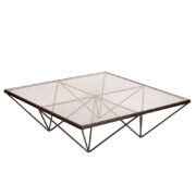 Kwadratowy stolik kawowy na metalowej ciężkiej czarnej konstrukcji ze szklanym blatem w stylu "Alanda" projektu Paolo Piva dla B&B Italia, Włochy, lata 80.