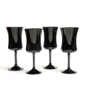 Cztery czarne hialitowe szklane wysokie kieliszki do wina, projekt Zbigniew Horbowy, Huta Szkła Gospodarczego Sudety, Polska, lata 70.