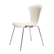 Białe krzesło jadalniane/biurowe "Nihau" z oparciem i siedziskiem z lakierowanego polipropylenu osadzonego na metalowych chromowanych nogach, proj. Vico Magistretti dla firmy Kartell, Włochy, wzór z 2003 roku