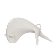 Biała porcelanowa figurka "Bizon", proj. Mieczysław Naruszewicz, Zakłady Porcelany Stołowej "Karolina" w Jaworzynie Śląskiej, Polska, wzór z 1957 roku