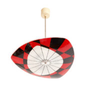 Mleczno biała szklana trzypunktowa kwadratowa lampa sufitowa „Parasolka” z czerwono czarnym geometrycznym wzorem, Napako, Czechosłowacja, lata 60.