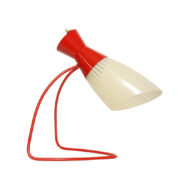 Czerwona metalowa lampa biurkowa ze szklanym kloszem, TYP 1621, projekt Josef Hůrka dla Napako, Czechosłowacja, lata 70.