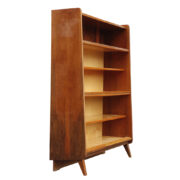 Biblioteczka/witryna w orzechowym fornirze z ciekawym rysunkiem, František Jirák dla Tatra Nabytok, Czechosłowacja, lata 60.