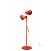 Ceglano łososiowa dwupunktowa metalowa lampa podłogowa z magnetycznymi głowicami, Drukov Brno, Czechosłowacja, lata 70.