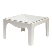 Minimalistyczny nieduży biały kwadratowy stolik kawowy/stolik pomocnik z tworzywa sztucznego ze szklanym zdejmowanym blatem, projekt Marc Held dla firmy Flair, Space Age, Holandia, lata 70.
