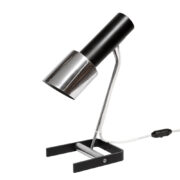 Czarna matowa z chromowanym ruchomym kloszem jednopunktowa metalowa lampa biurkowa TYP N 55, Kovona, Czechosłowacja, lata 70.