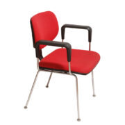 Fotel biurowy na stabilnych sztywnych metalowych nogach, z czarnymi elementami z plastiku i czerwonym obiciem na siedzisku i oparciu + szerokie podłokietniki, model "Cumulus", firma Gispen, Holandia, lata 80-90.