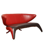 Dwuosobowa skórzana czerwono czarna sofa Pop Art "Wing Back" firmy Roche Bobois, Francja, lata 70/80