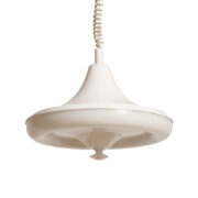 Opuszczana biała lampa sufitowa w stylu Space Age z plastikowym dyfuzorem świecąca okrągłą jarzeniówką, firma Massive, Belgia, lata 70.