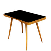 Stolik kawowy z czarnym szklanym blatem, ramą ze sklejki i drewnianymi wykręcanymi nogami, proj. J. Jiroutek, Interier Praha, Czechosłowacja, lata 60.