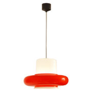 Jednopunktowa szklana mlecznobiało-czerwona lampa sufitowa, projekt Štepán Tabery, Czechosłowacja, lata 70.