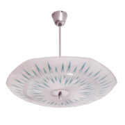 Szklana mlecznobiała z niebieskimi geometrycznymi wzorami trzypunktowa ażurowa lampa sufitowa „Parasolka”, Napako, Czechosłowacja, lata 60.