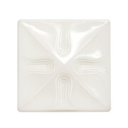 Kwadratowy szklany jednopunktowy mleczno-biały kinkiet "kwiat lotosu" z czarną okrągłą metalową obejmą, Elektrosvit, Czechosłowacja, lata 70.