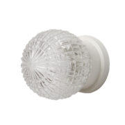 Nieduża fakturowa szklana kula kinkiet z białym uchwytem do ściany z tworzywa, Holandia, lata 60/70.