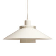 Metalowa jednopunktowa biała minimalistyczna lampa wisząca "Nino" nr 8145 firmy Jeka Metaltryk, Dania, lata 70.