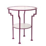 Metalowy purpurowy stolik kawowy w stylu Memphis z dwoma szklanymi okrągłymi blatami, górnym transparentnym i dolnym matowym, Holandia, lata 80/90.