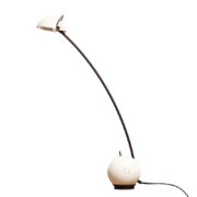 Wysoka jednopunktowa biała lampa nocna/biurkowa z tworzywa z czarną ruchomą podstawą "Alina", Valenti Luce, Włochy, lata 80.