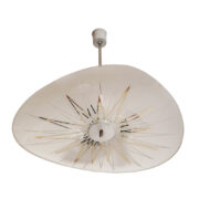 Mlecznobiała szklana ażurowa trzypunktowa lampa sufitowa „Parasolka” ze złoceniami i "gwiezdnym" wzorem, Napako, Czechosłowacja, lata 60.