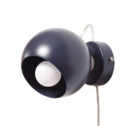 Nieduża metalowa granatowa lampa ścienna/kinkiet "Kula" (Ball) z magnetyczym systemem zawieszania głowicy, projekt Benny Frandsen dla firmy Frandsen, Dania, po 2000 roku