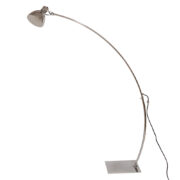 Jednopunktowa chromowana lampa podłogowa typu "Wędka" z prostokątną podstawą, Holandia, po 2000 roku