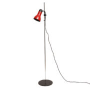 Minimalistyczna jednopunktowa metalowa czerwono-czarna lampa podłogowa z ruchomym kloszem, Staff Leuchten, Niemcy, lata 70.