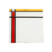 Kwadratowa dwupunktowa mlecznobiała lampa ścienna/kinkiet ze szklanym fakturowym kloszem z geometryczny zdobieniem a'la Mondrian, firma Eglo, Włochy, lata 80.